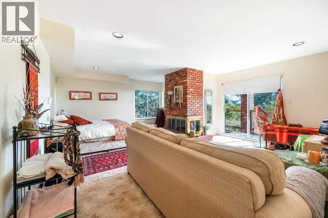 4815 HEADLAND CLOSE