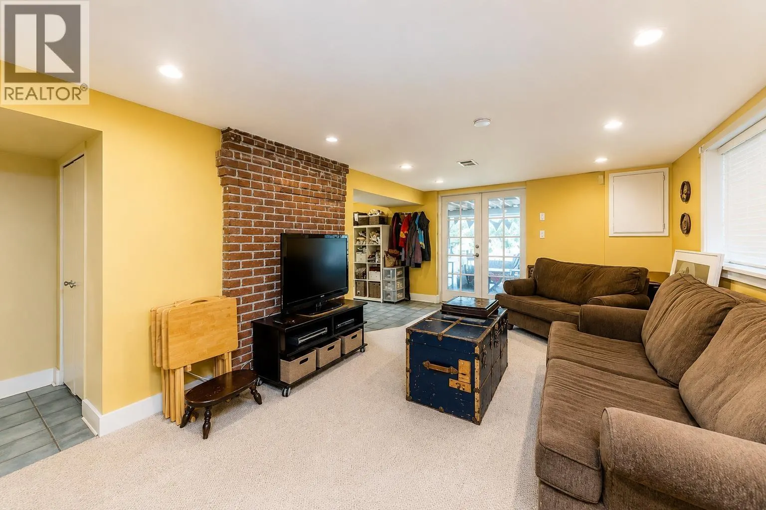 364 E 14TH STREET