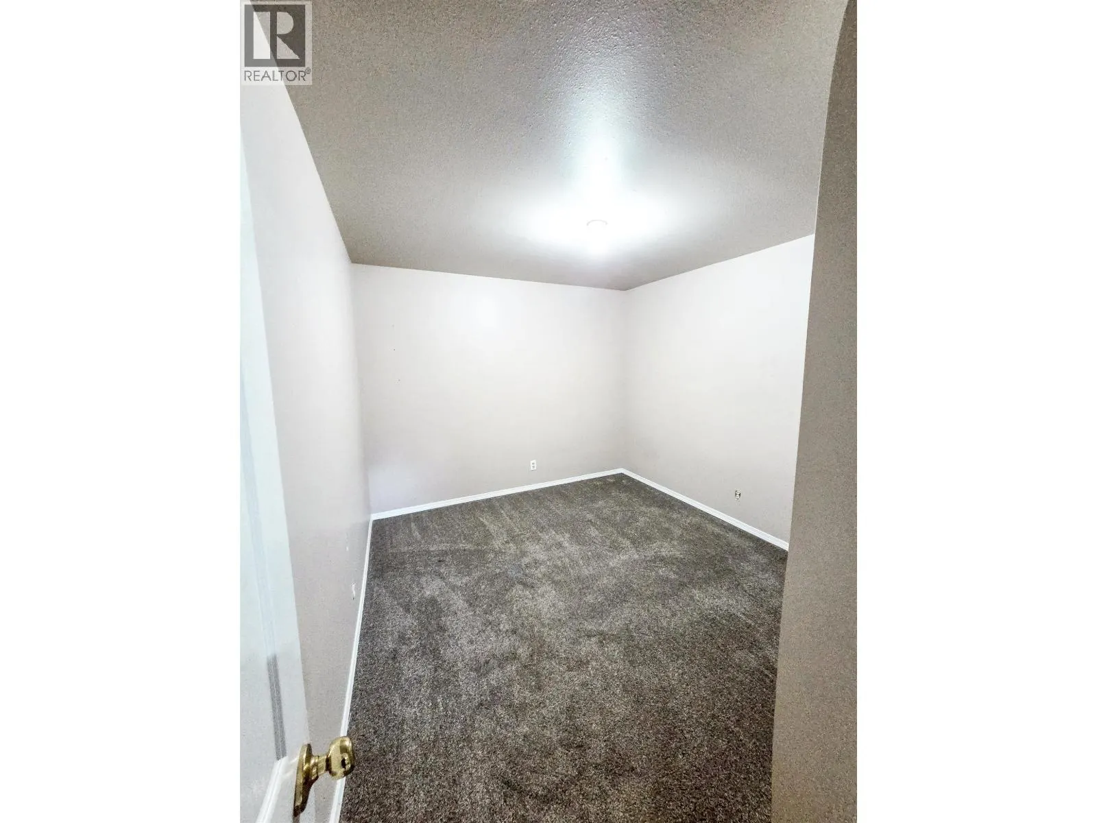 4565 HOLMES ROAD