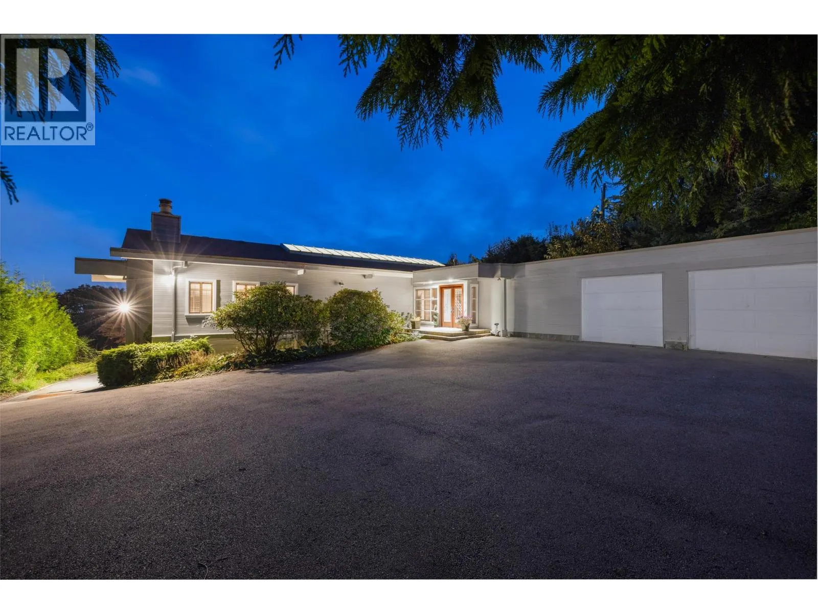 1035 KING GEORGES WAY