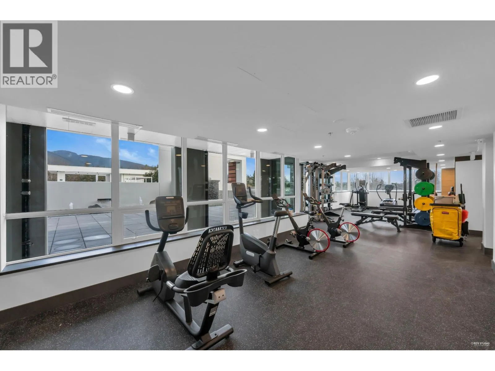 505 1675 LIONS GATE LANE