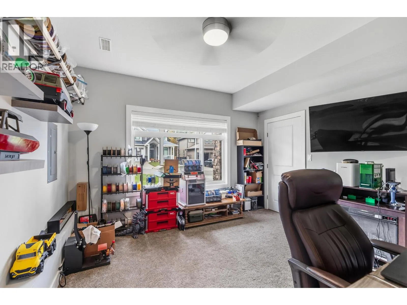3909 BARNES DRIVE