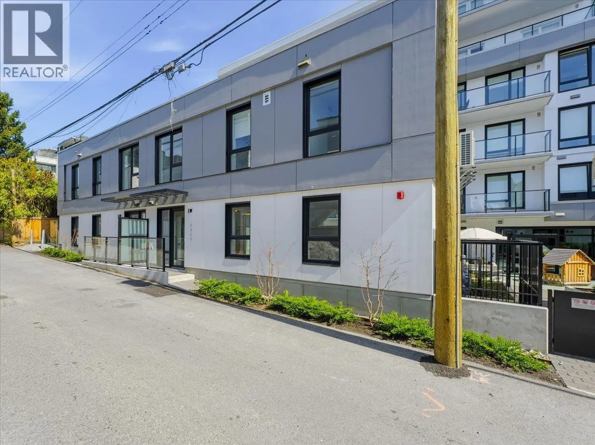 6833 CAMBIE STREET