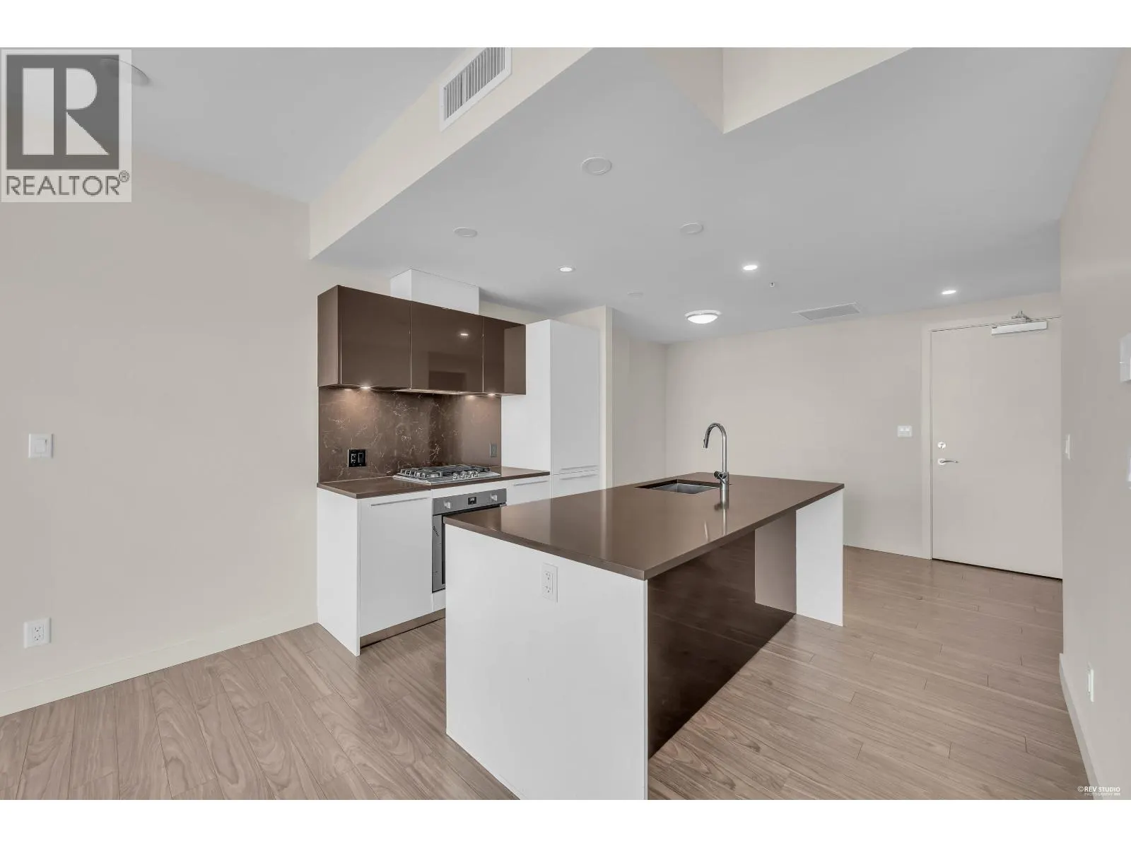 3606 6383 MCKAY AVENUE