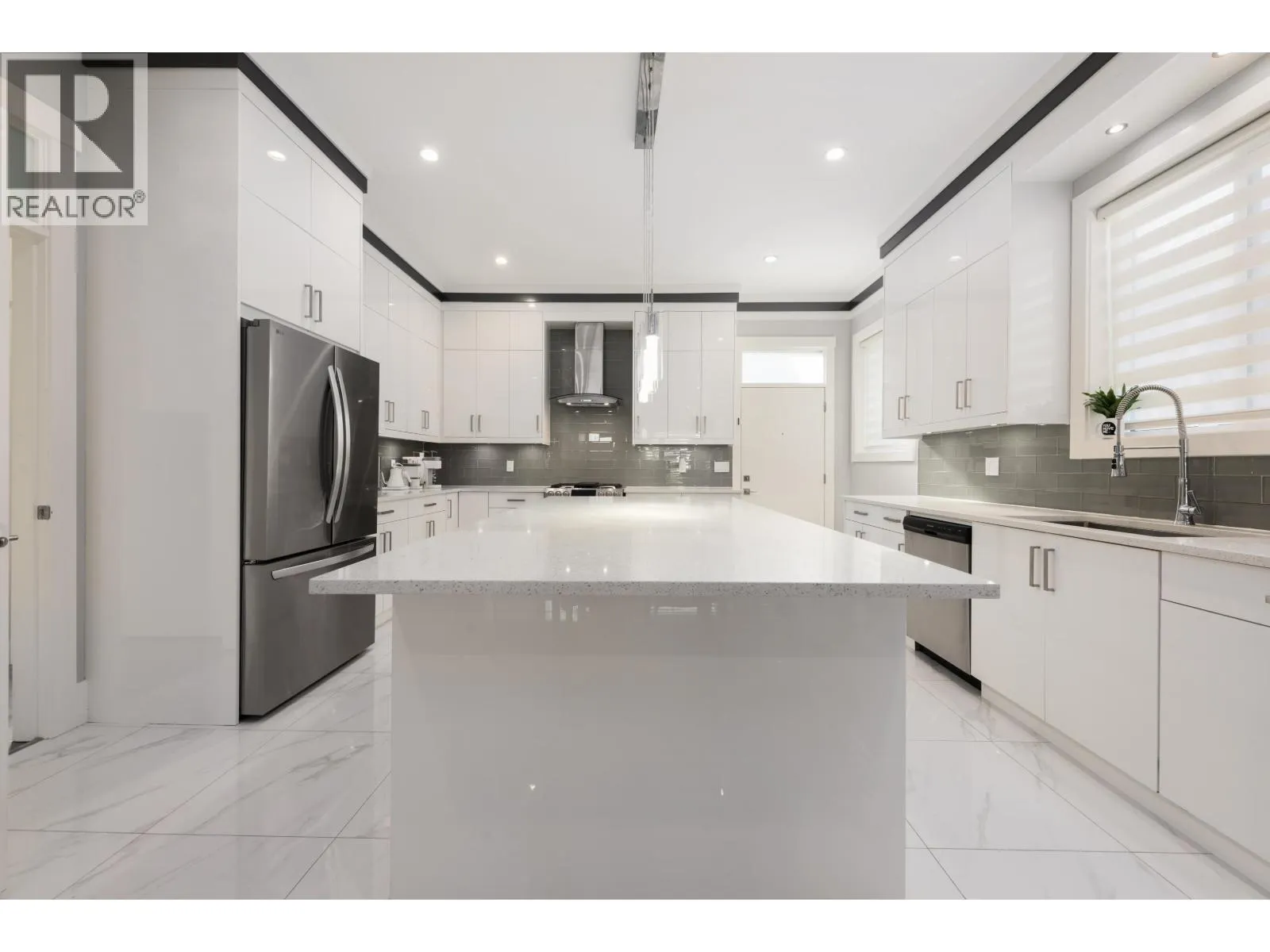 1135 YORSTON COURT