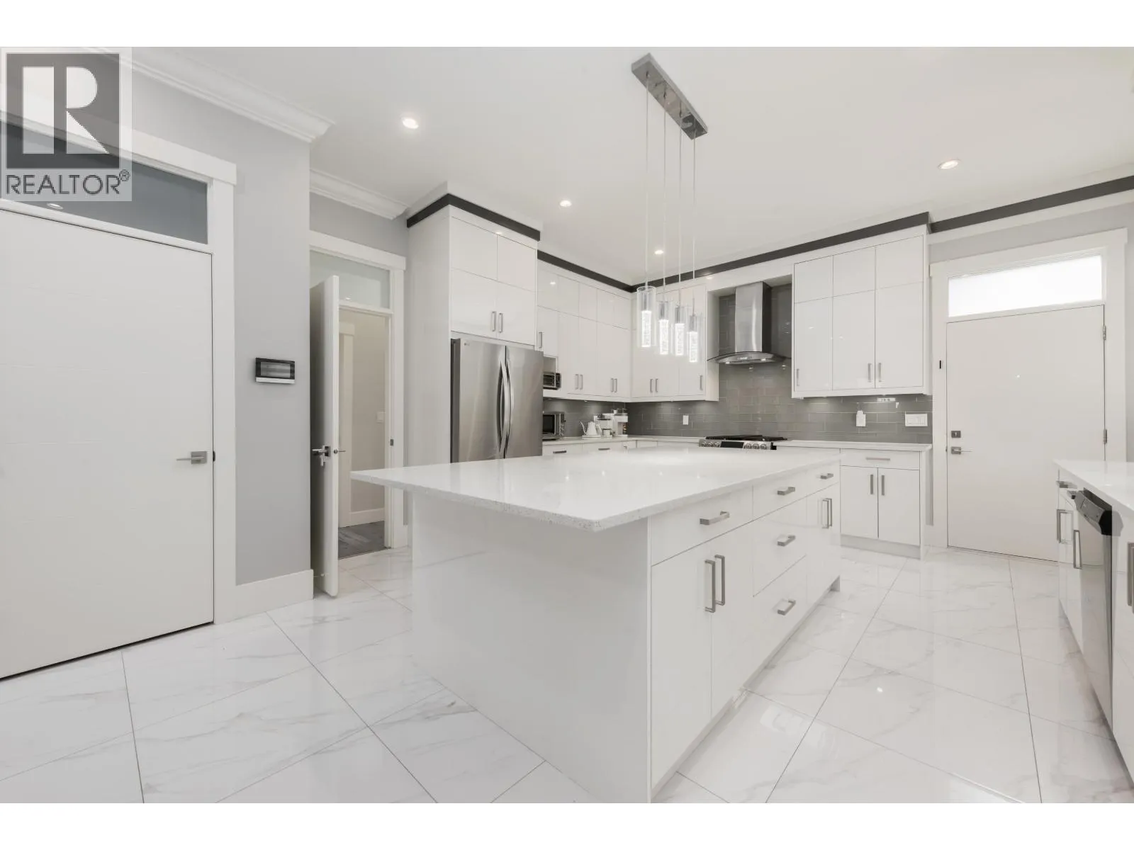 1135 YORSTON COURT