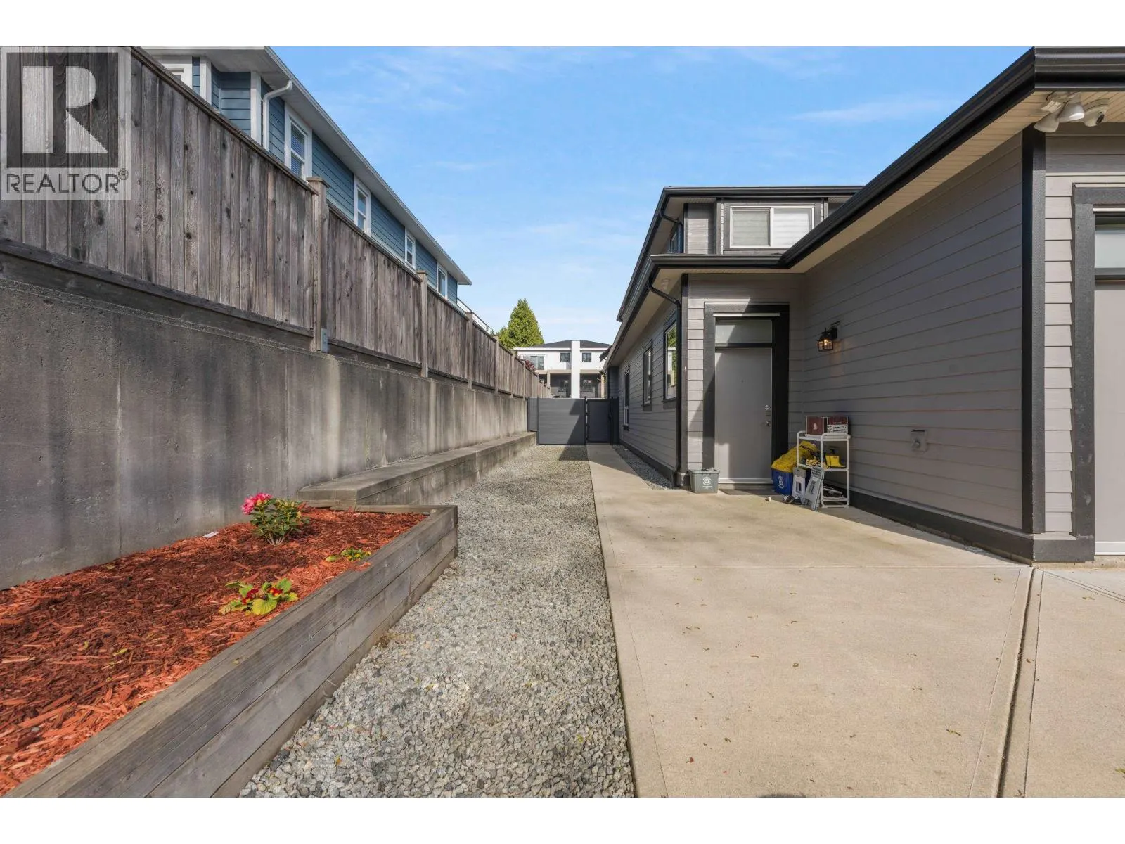 1135 YORSTON COURT