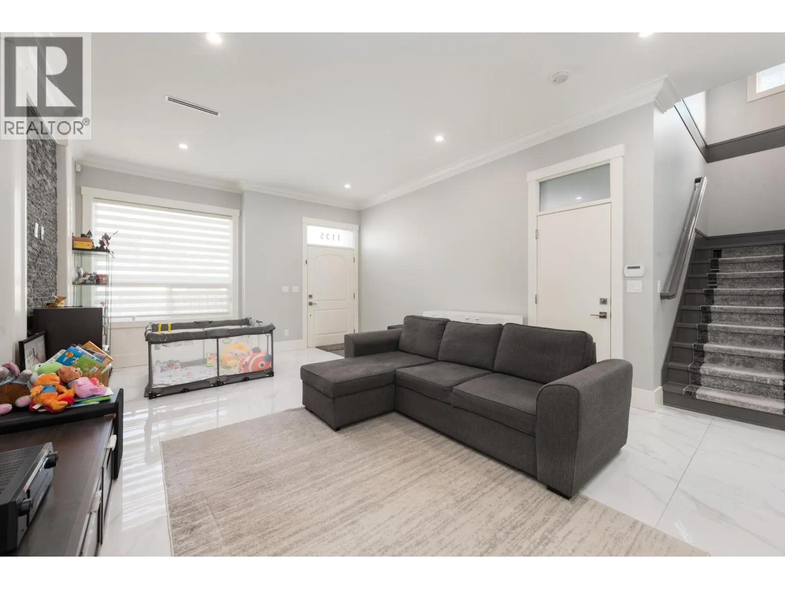 1135 YORSTON COURT
