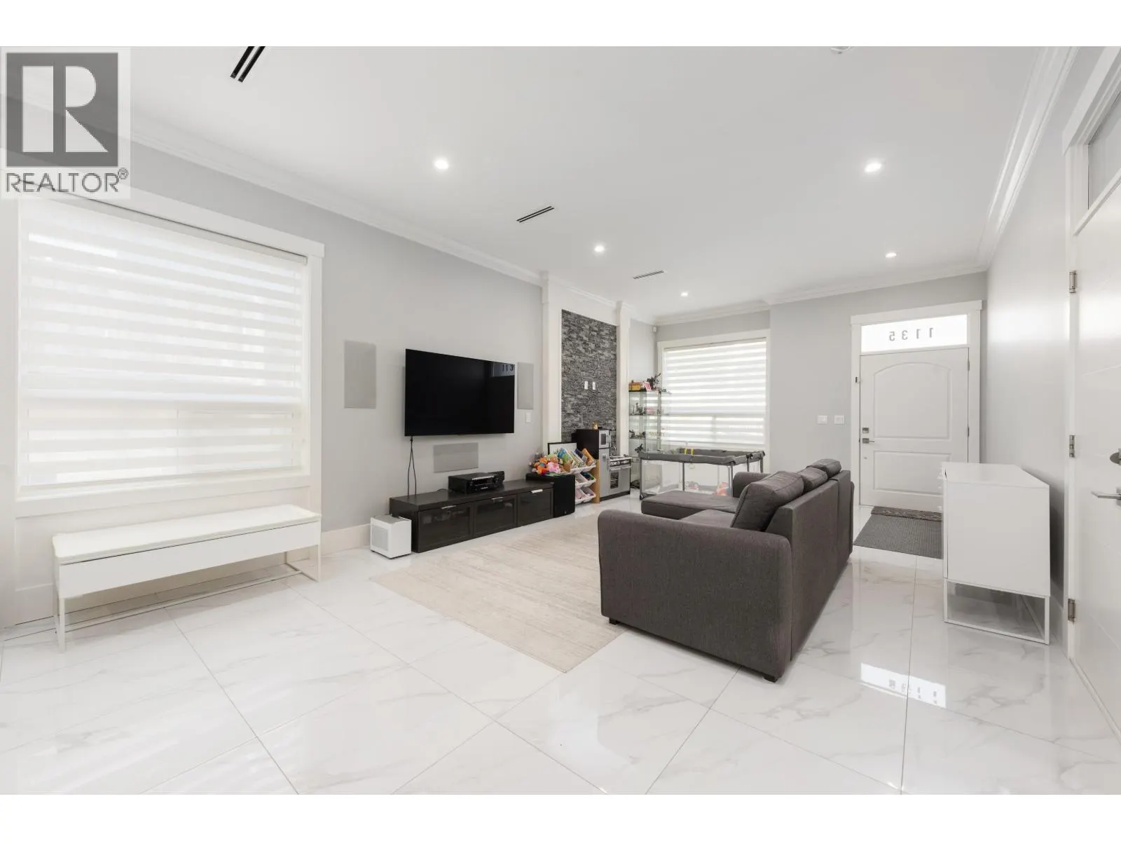 1135 YORSTON COURT
