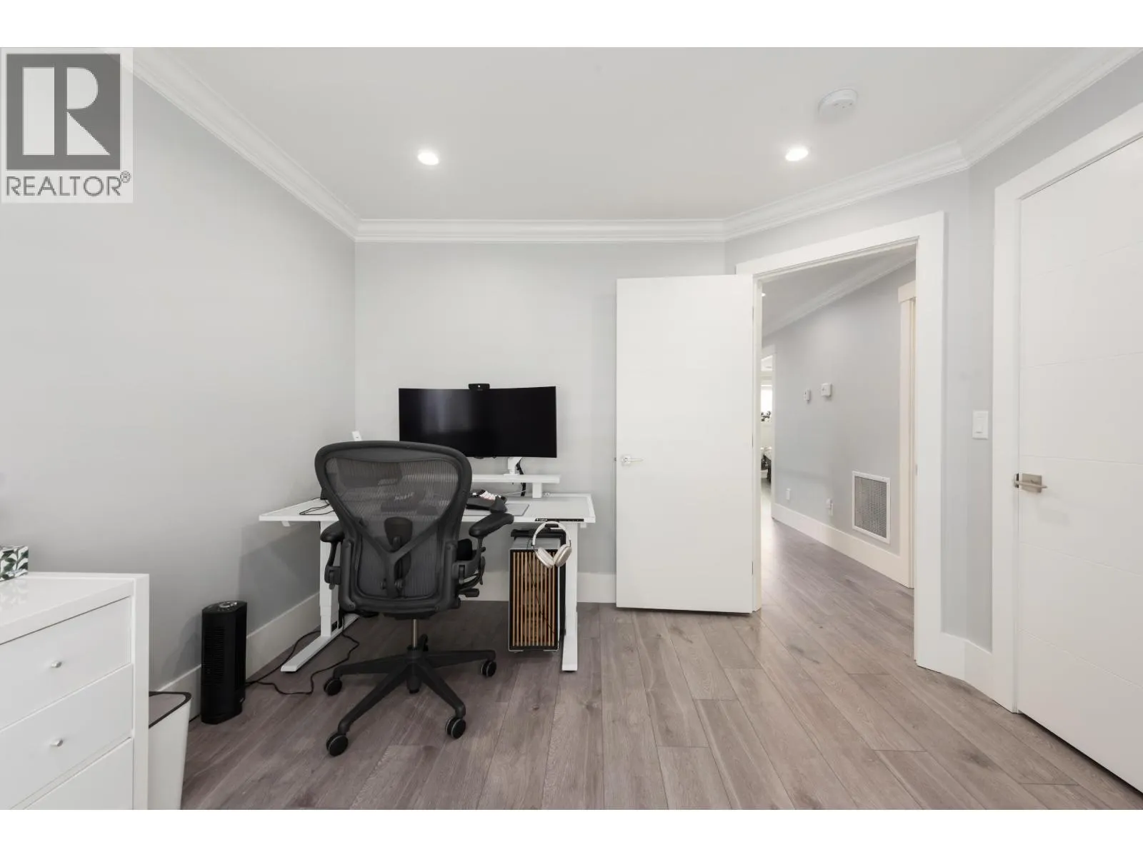 1135 YORSTON COURT