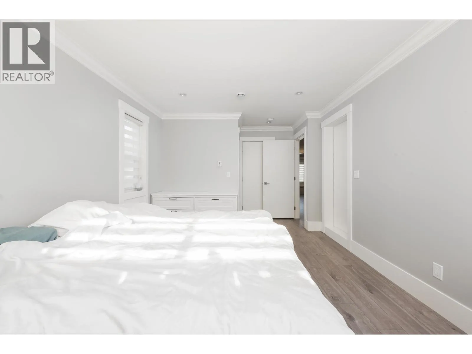 1135 YORSTON COURT