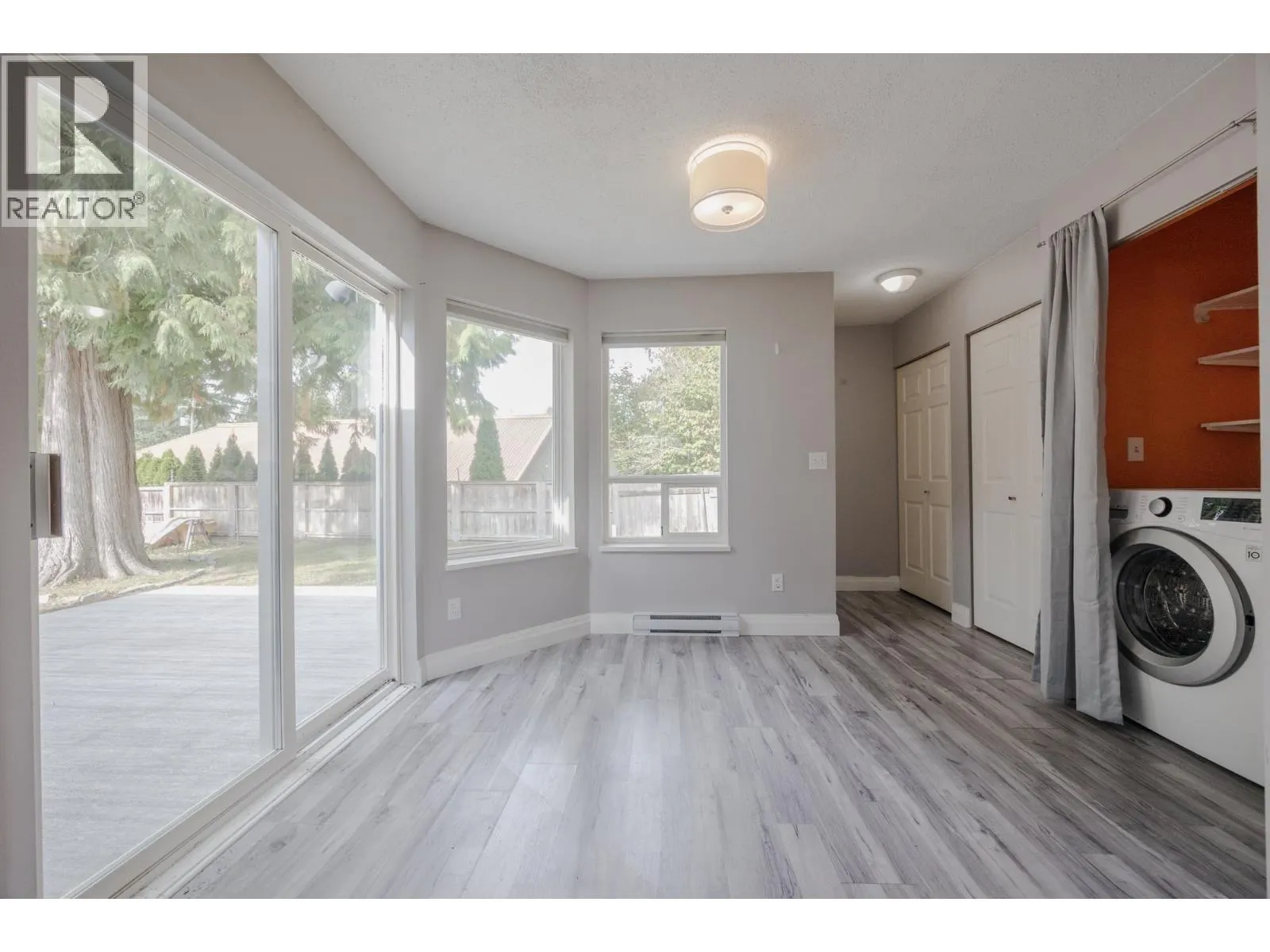 5 23205 CALVIN CRESCENT