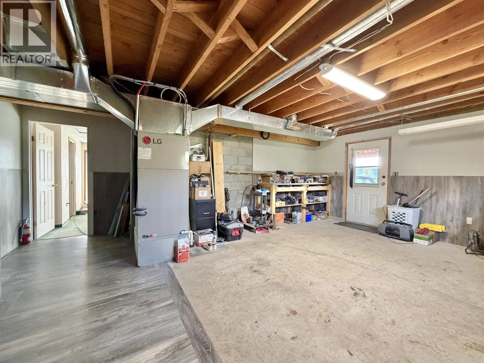 2175 WHITE ROAD