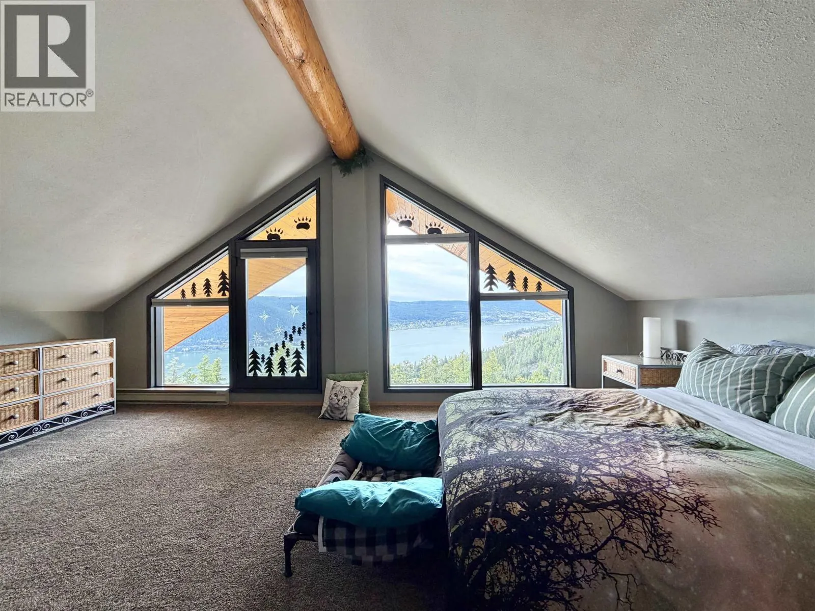 2175 WHITE ROAD