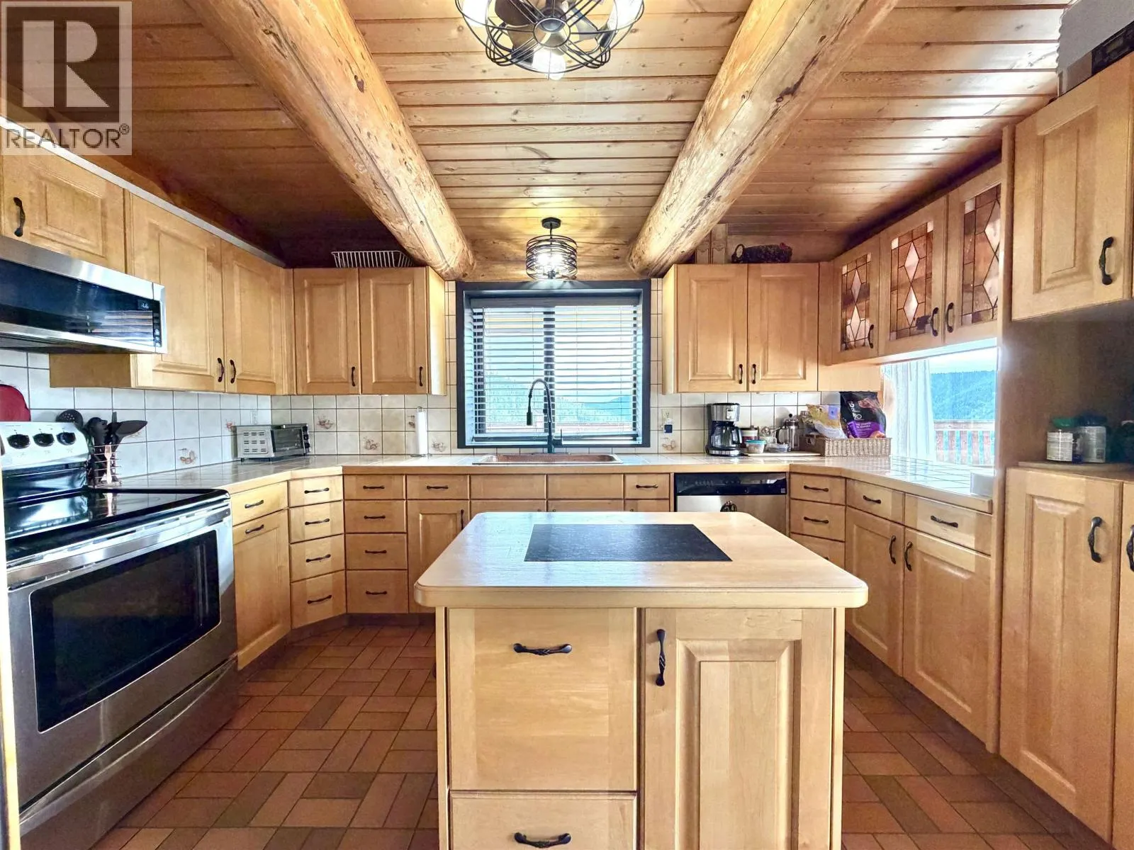 2175 WHITE ROAD