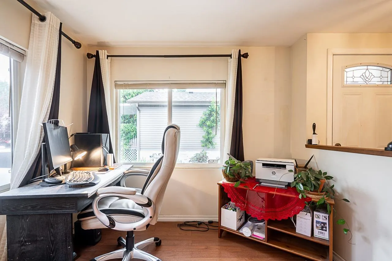 8 52324 YALE ROAD|Rosedale