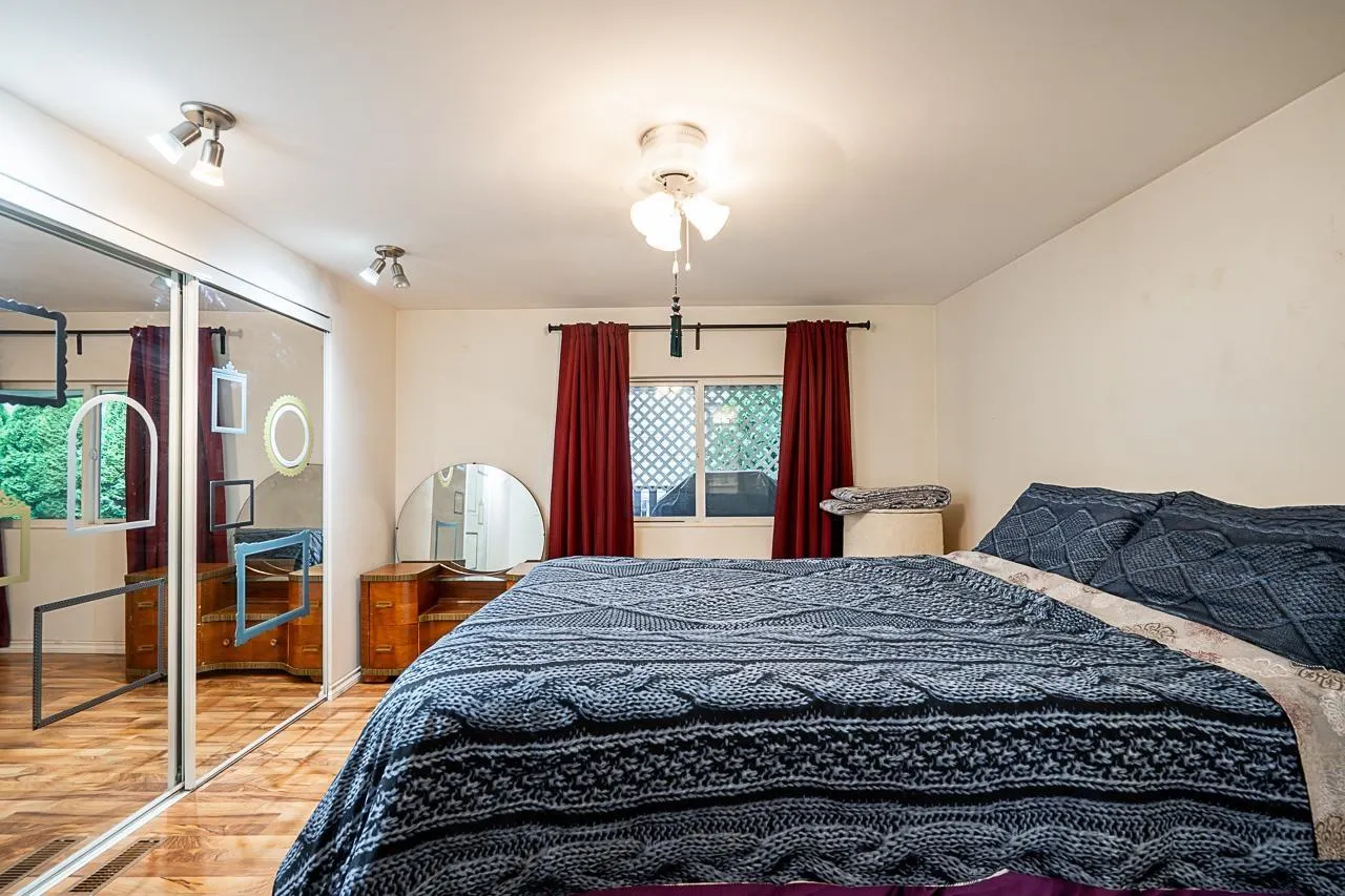8 52324 YALE ROAD|Rosedale