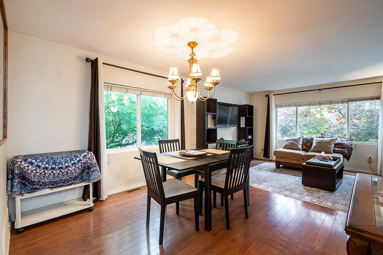 8 52324 YALE ROAD|Rosedale