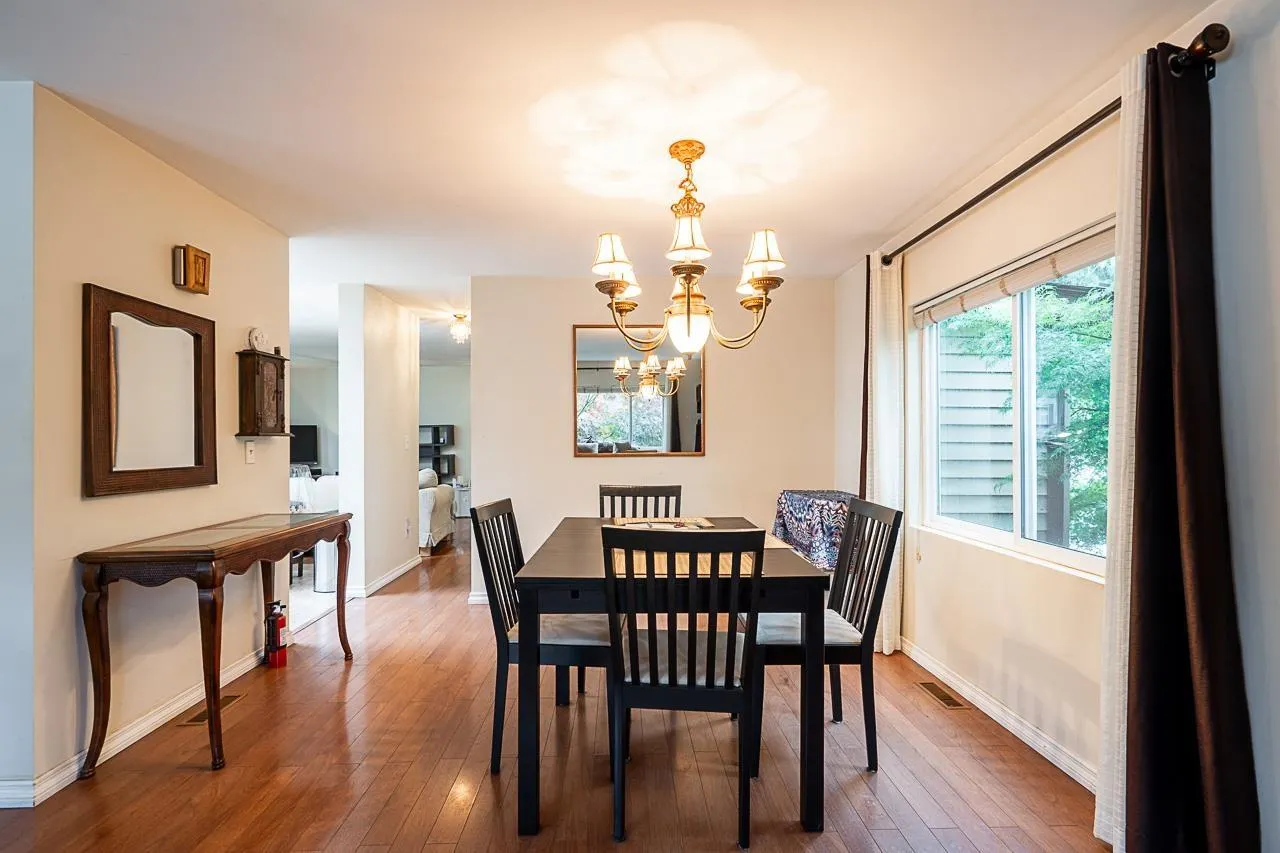 8 52324 YALE ROAD|Rosedale