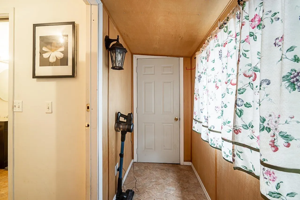 8 52324 YALE ROAD|Rosedale