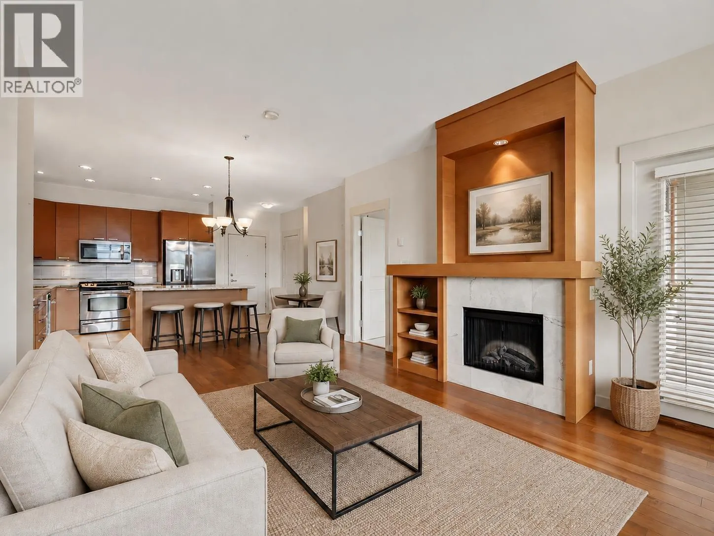 305 4365 HASTINGS STREET