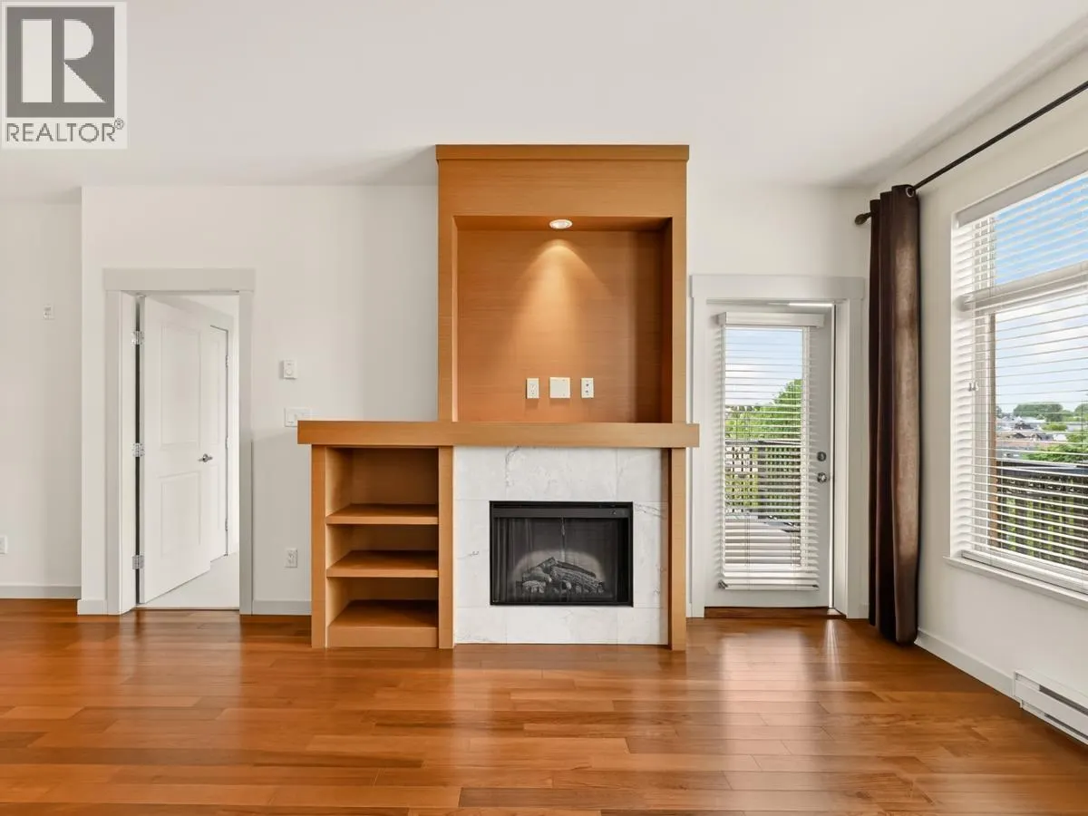 305 4365 HASTINGS STREET
