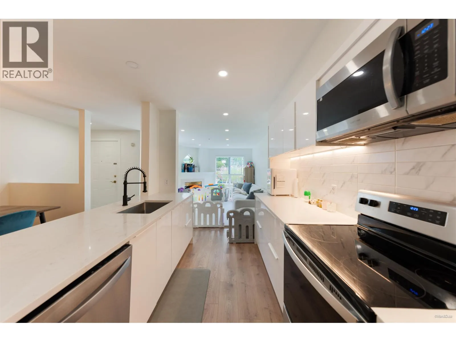 113 2960 PRINCESS CRESCENT
