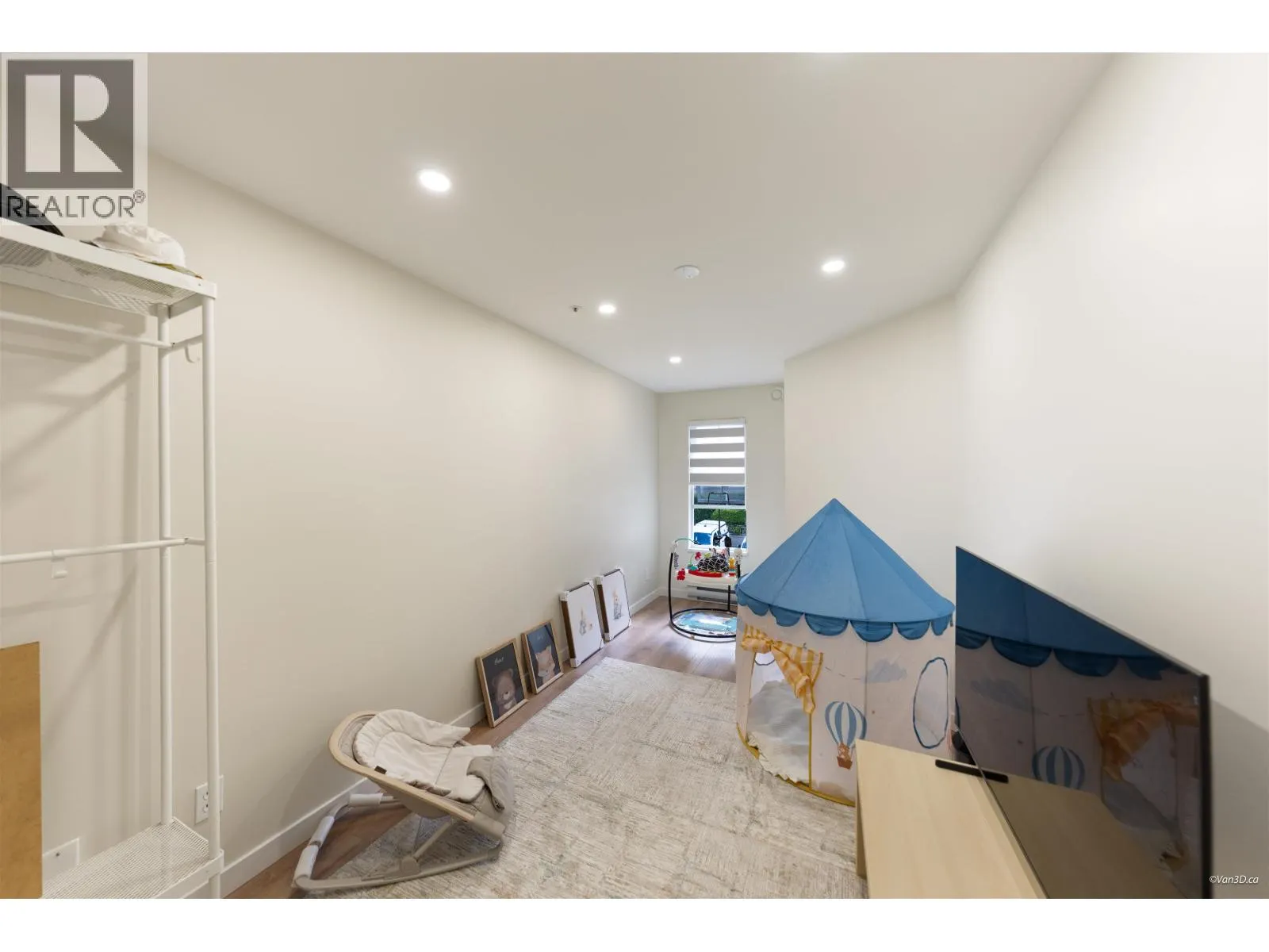 113 2960 PRINCESS CRESCENT