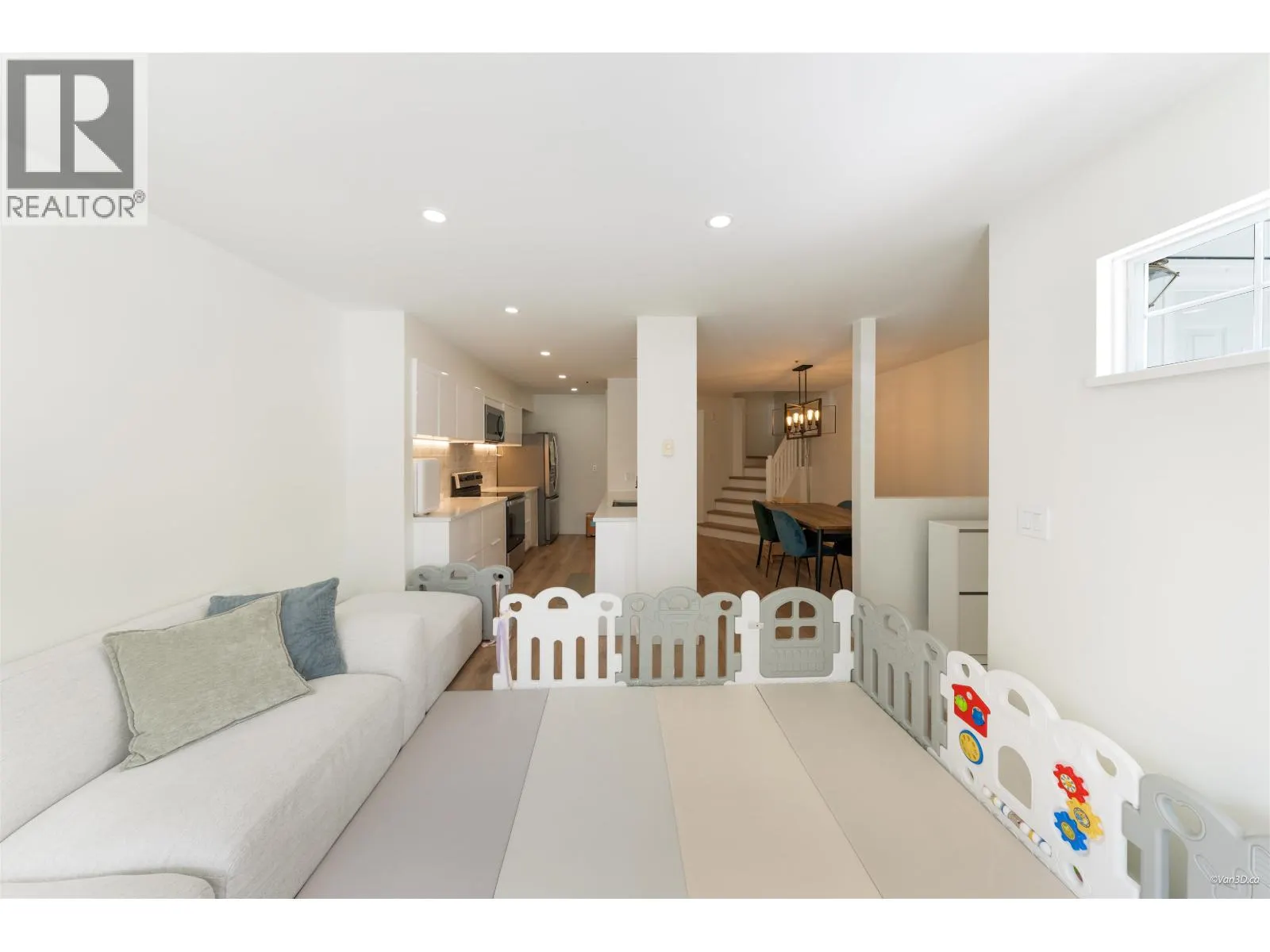 113 2960 PRINCESS CRESCENT