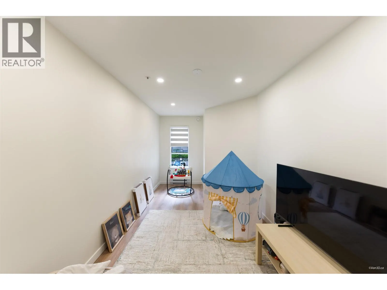 113 2960 PRINCESS CRESCENT