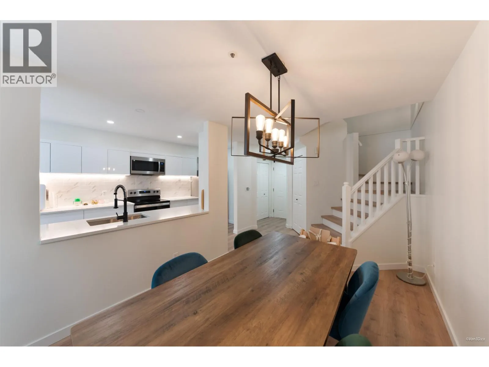 113 2960 PRINCESS CRESCENT