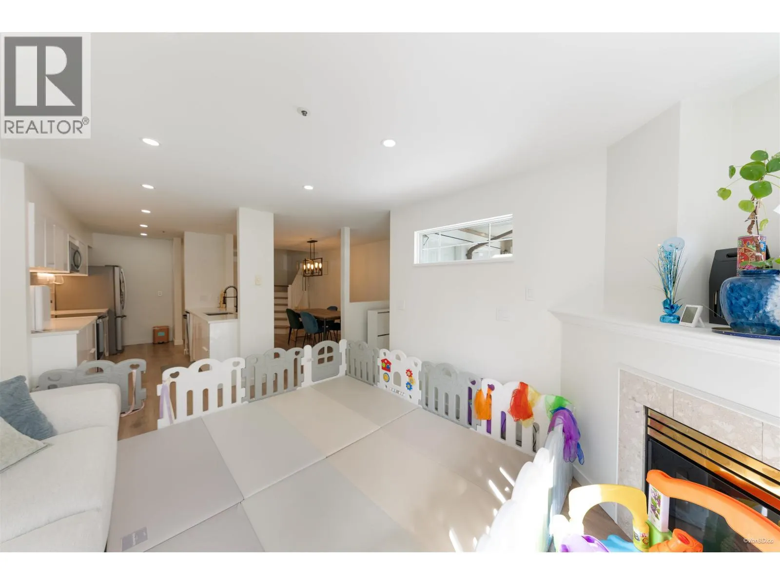113 2960 PRINCESS CRESCENT