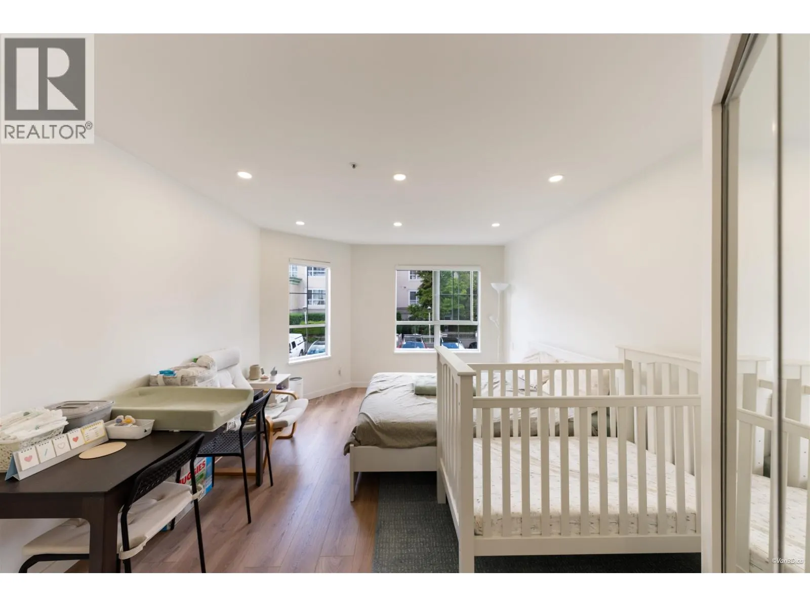 113 2960 PRINCESS CRESCENT