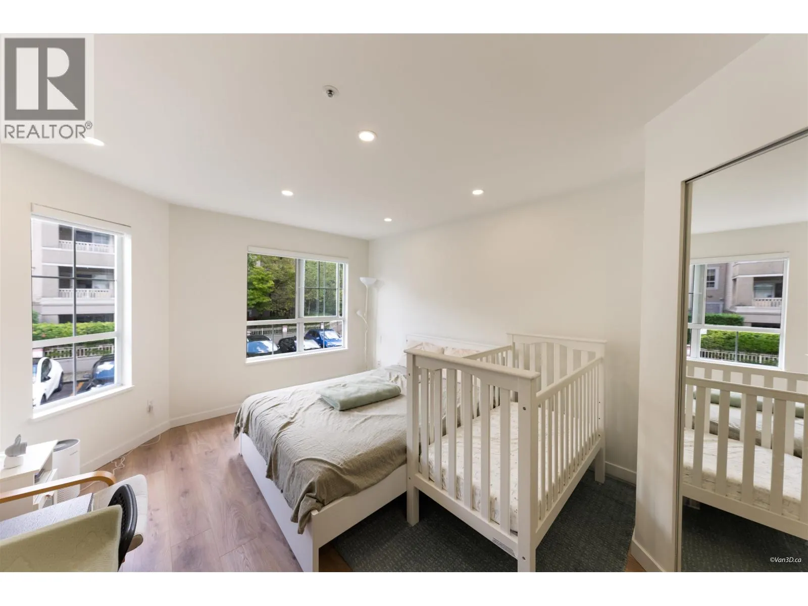 113 2960 PRINCESS CRESCENT