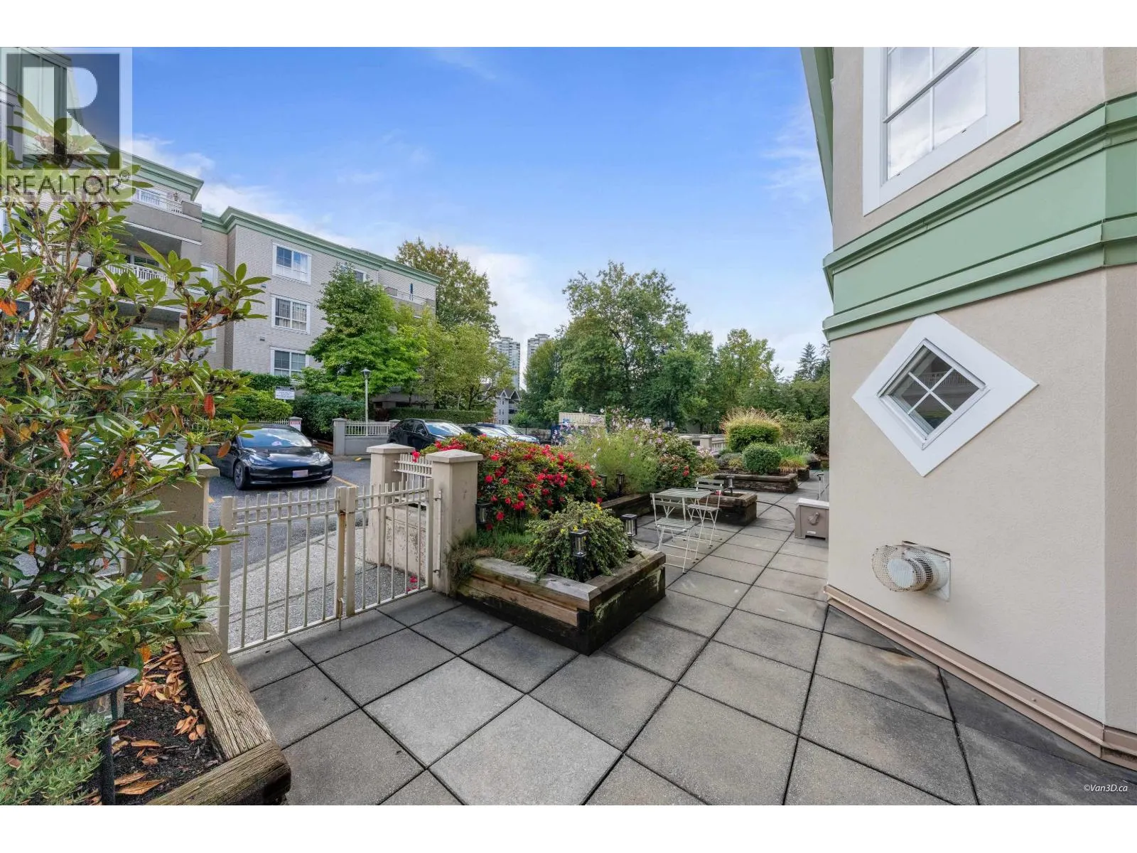 113 2960 PRINCESS CRESCENT