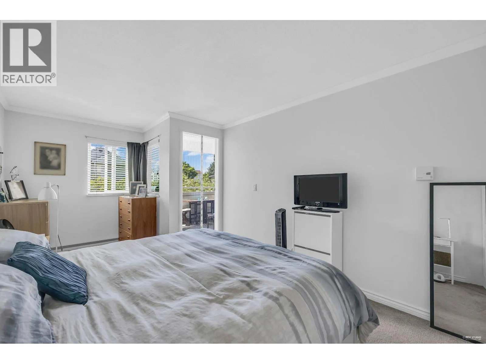 15 5661 LADNER TRUNK ROAD