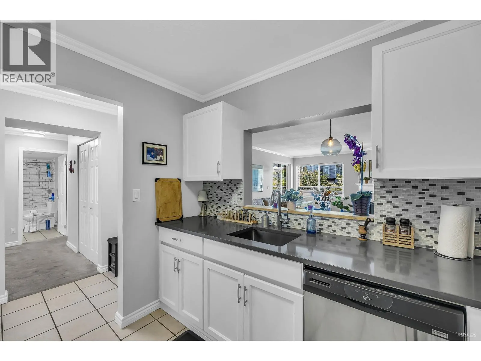 15 5661 LADNER TRUNK ROAD