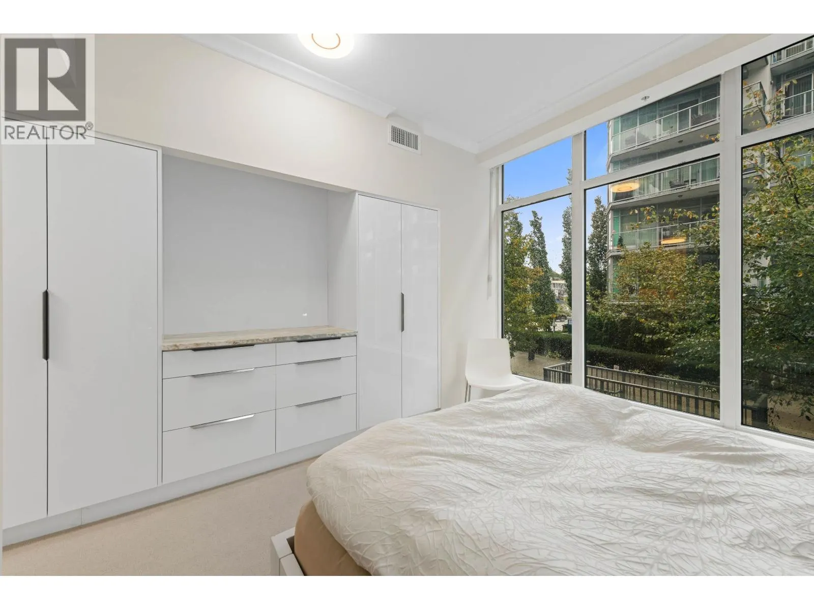 211 185 VICTORY SHIP WAY