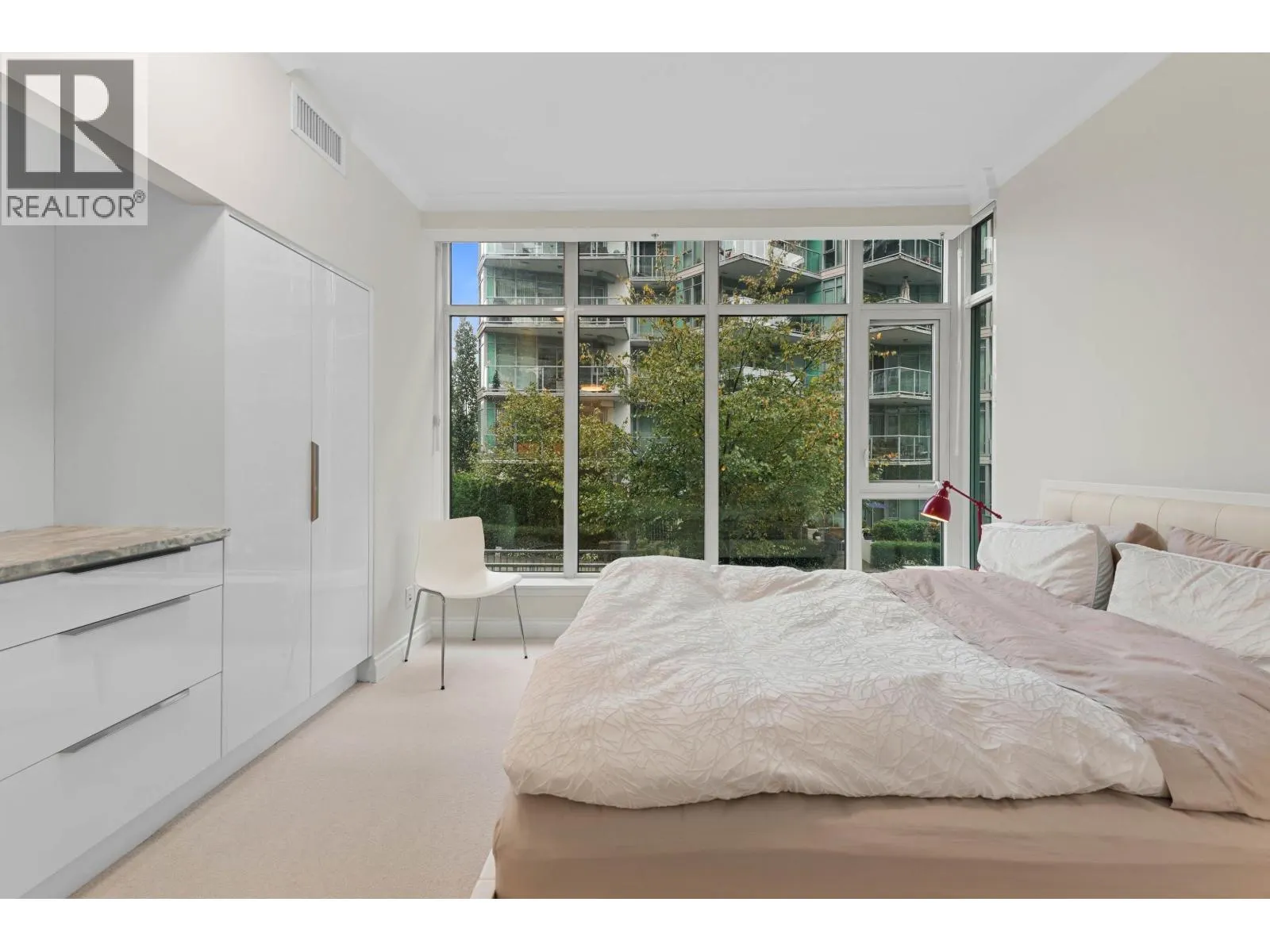 211 185 VICTORY SHIP WAY