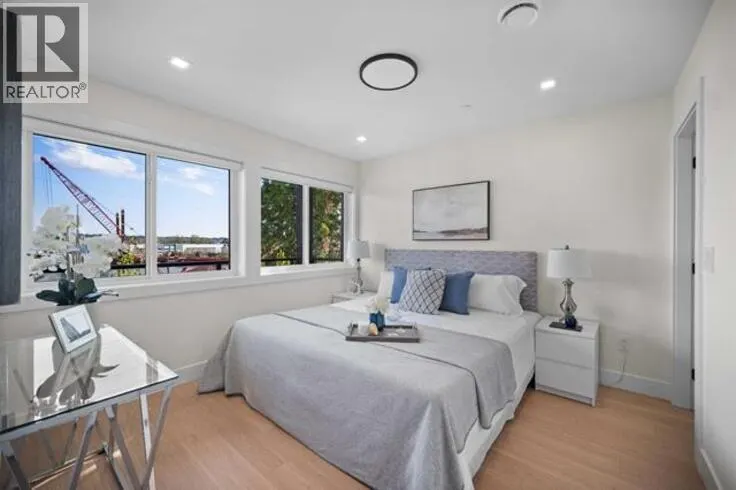 1 1923 RIVER DRIVE