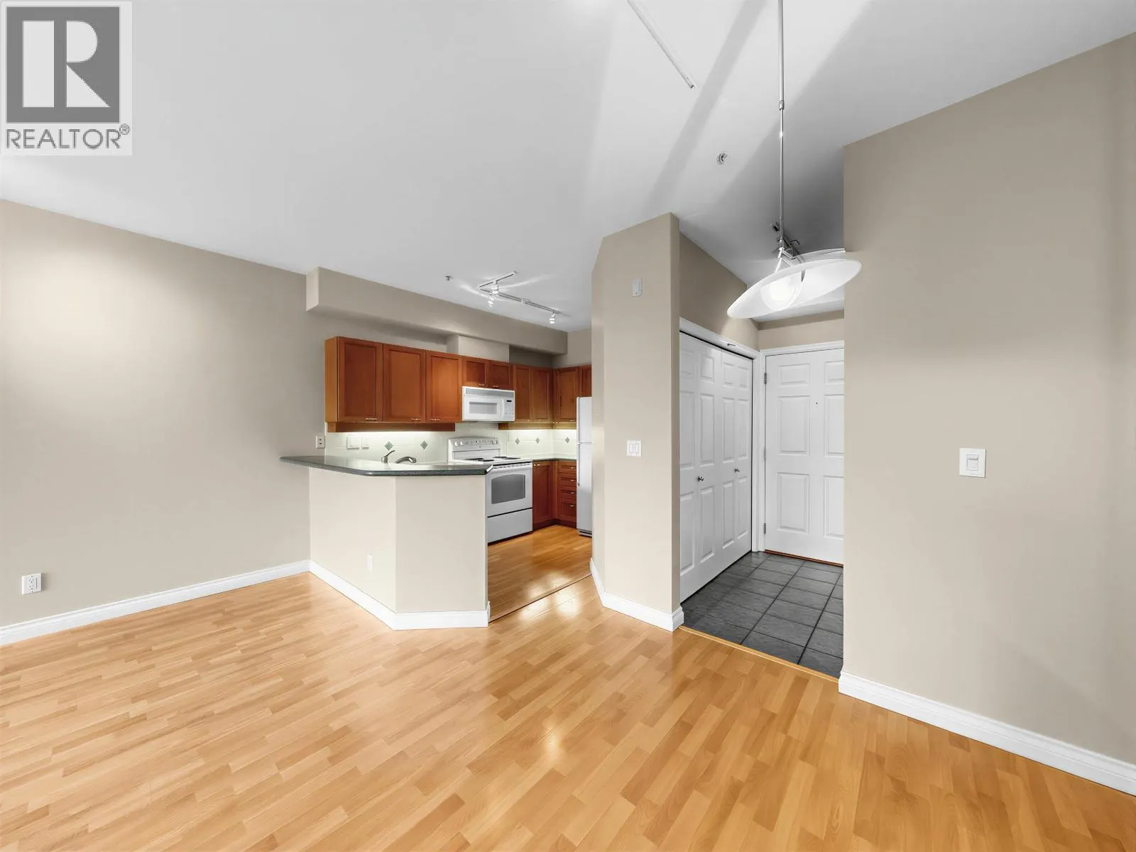 204 131 W 3RD STREET