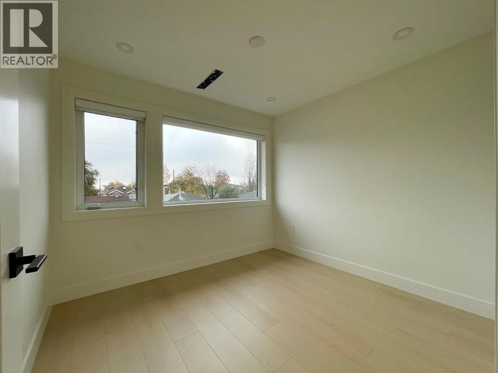 162 E 43RD AVENUE