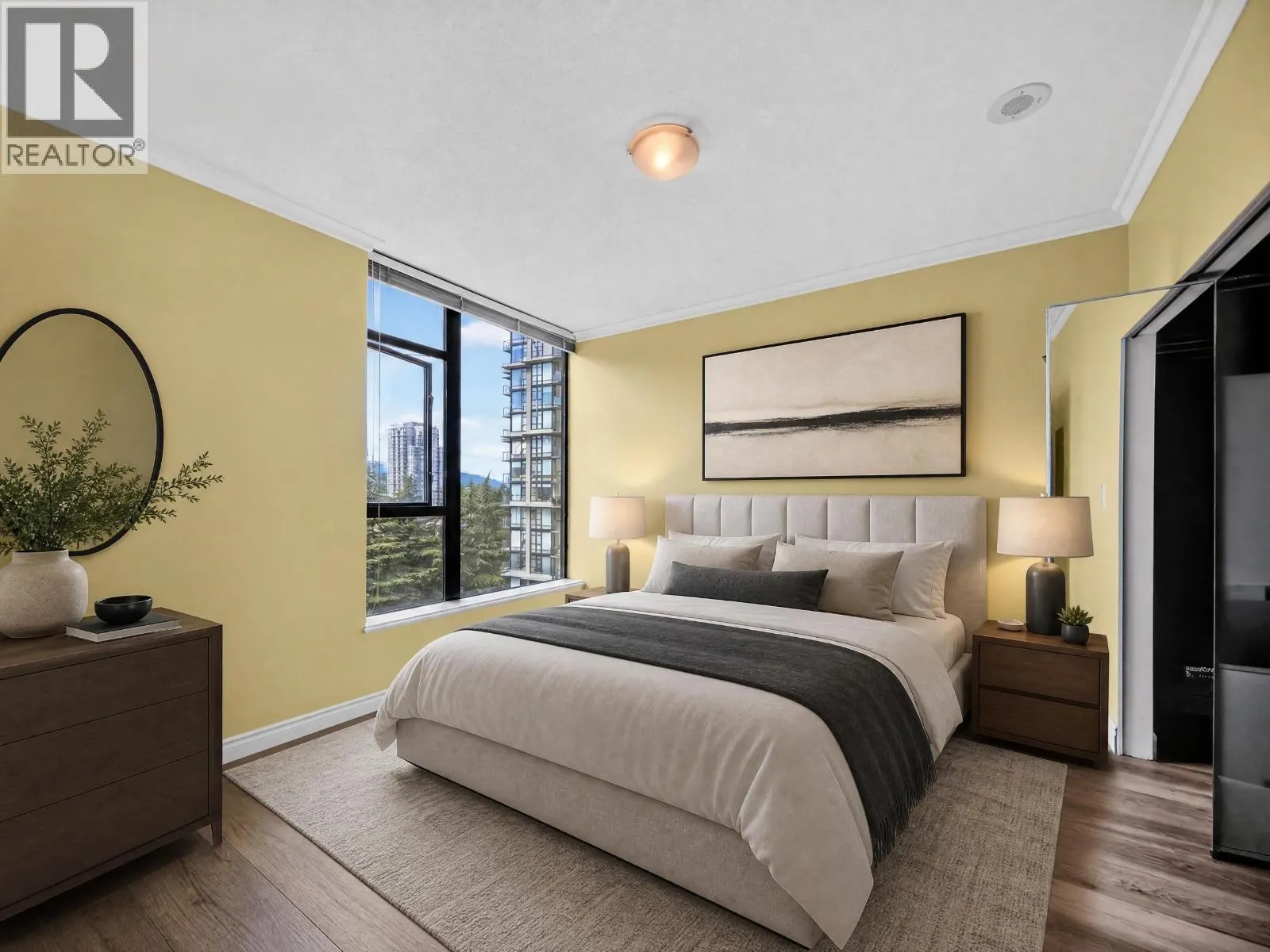 1101 11 E ROYAL AVENUE