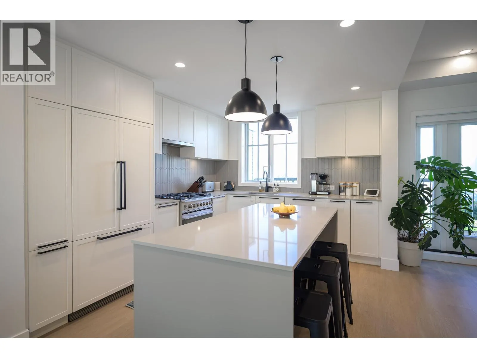 6363 SOUTHLANDS DRIVE