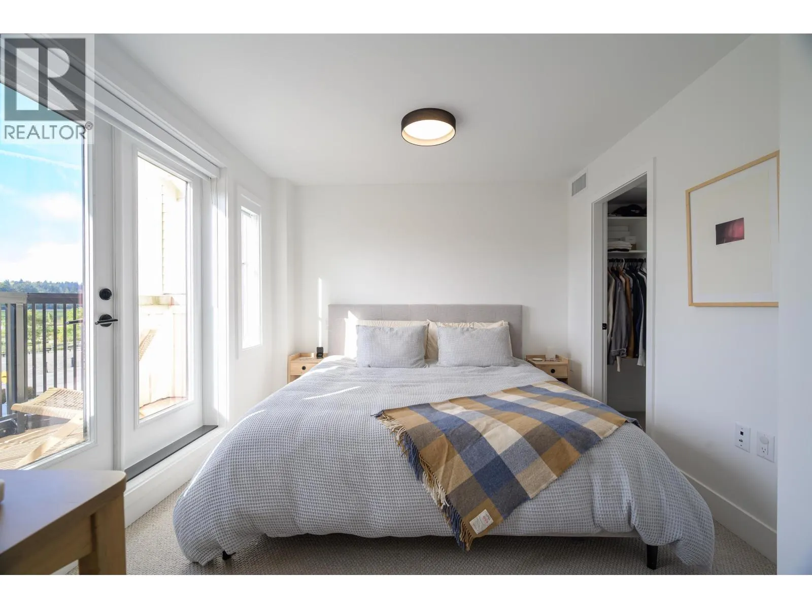 6363 SOUTHLANDS DRIVE