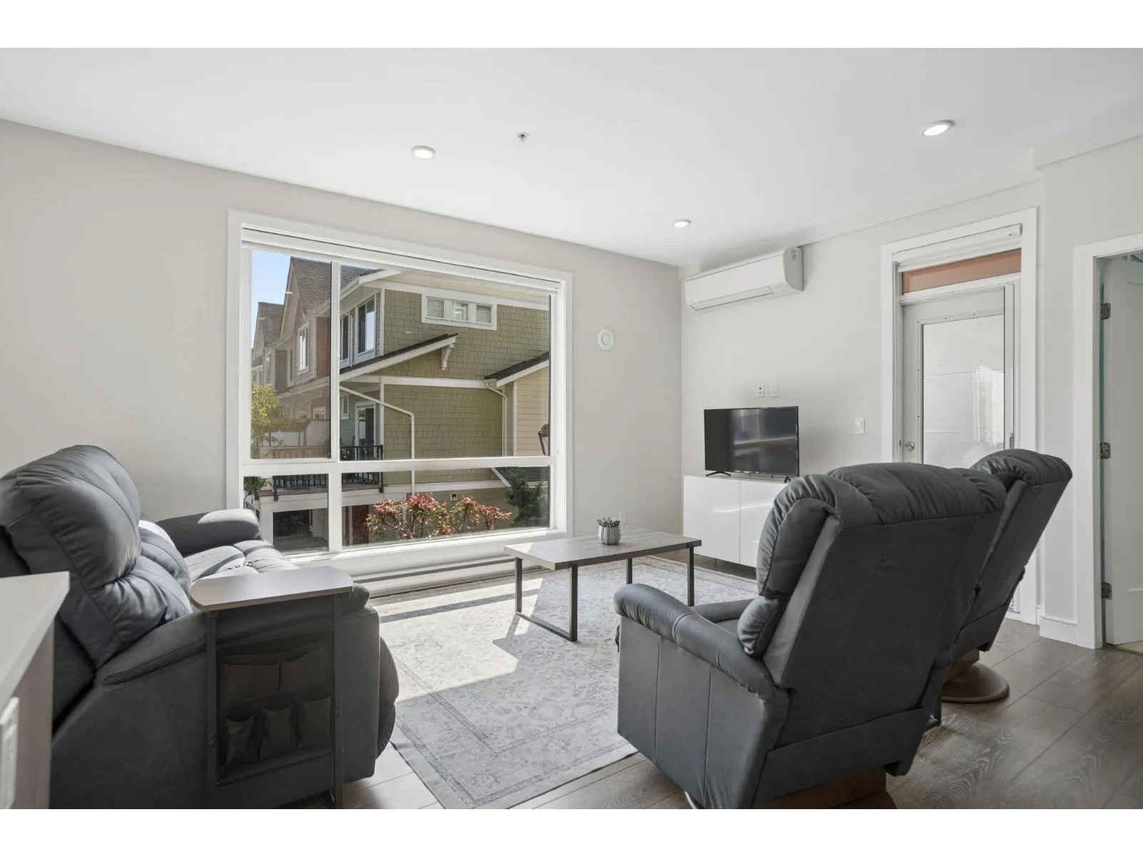216 11507 84 AVENUE