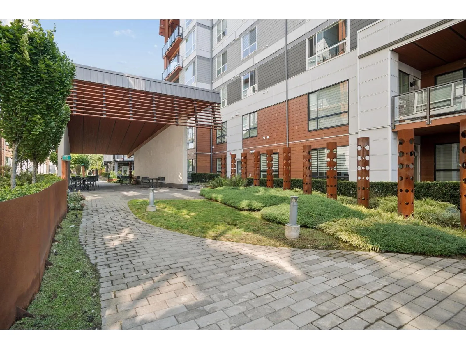 216 11507 84 AVENUE