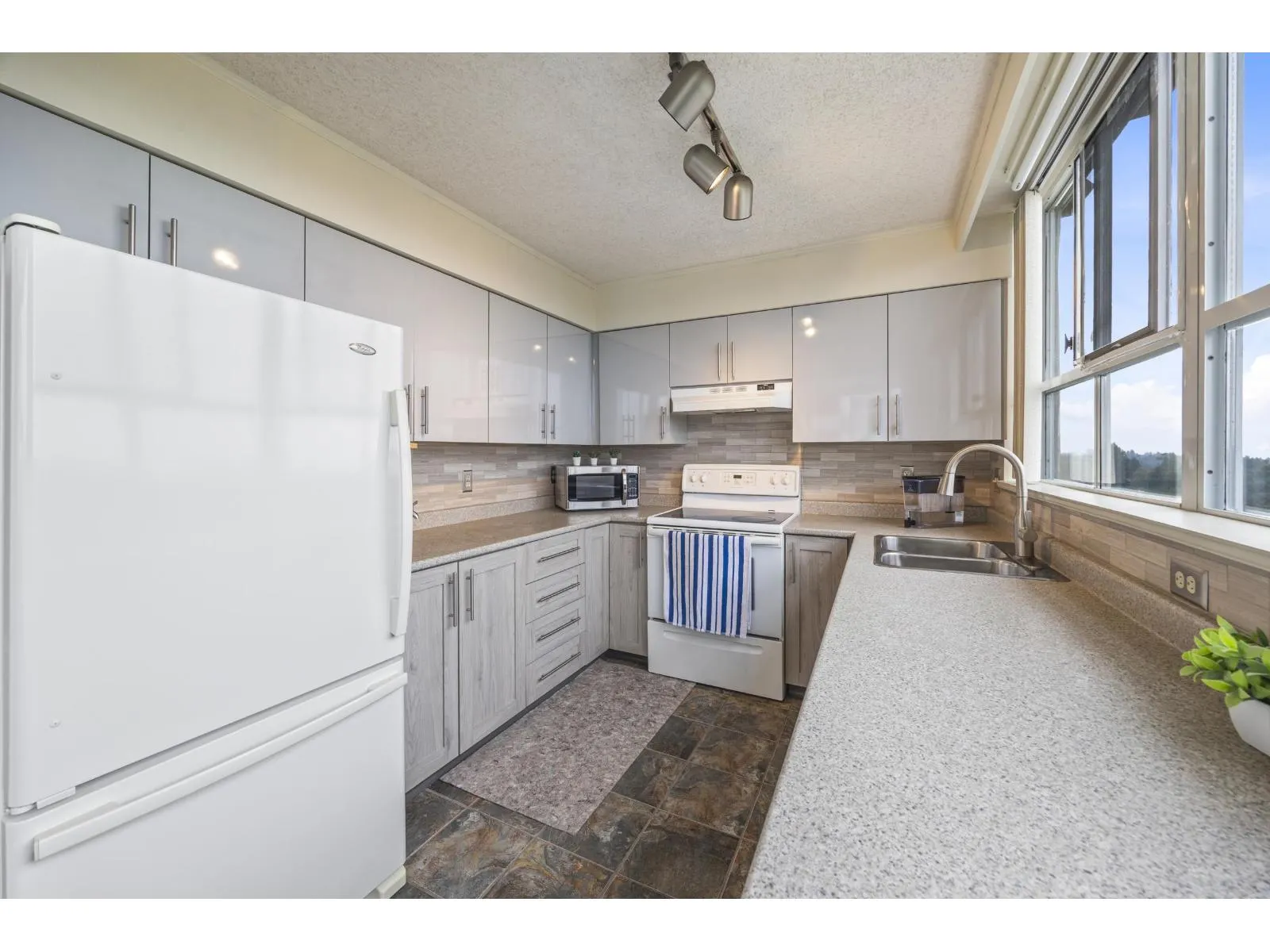 1204 11920 80 AVENUE
