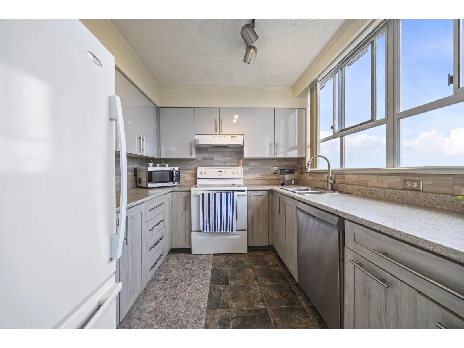 1204 11920 80 AVENUE