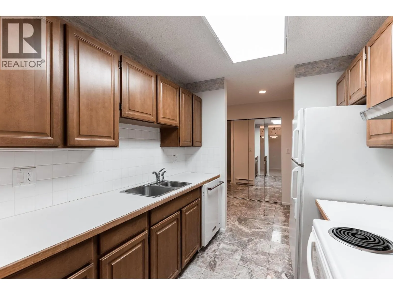 106 333 WETHERSFIELD DRIVE